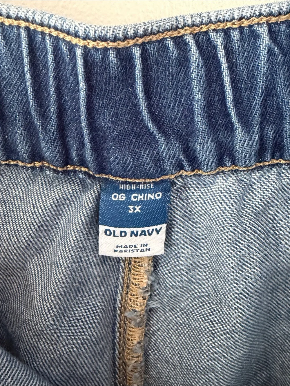Old Navy High-Waisted OGC Chino Shorts -- 3.5-inch inseam - Picture 3 of 7